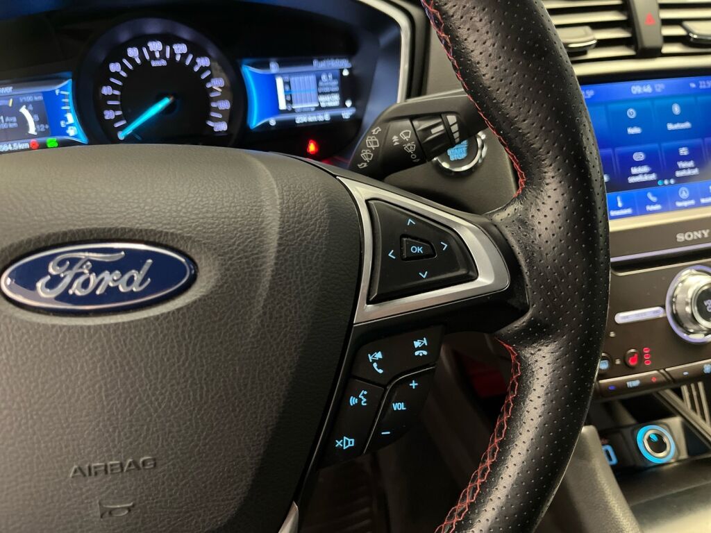 Ford Mondeo 2020 Musta