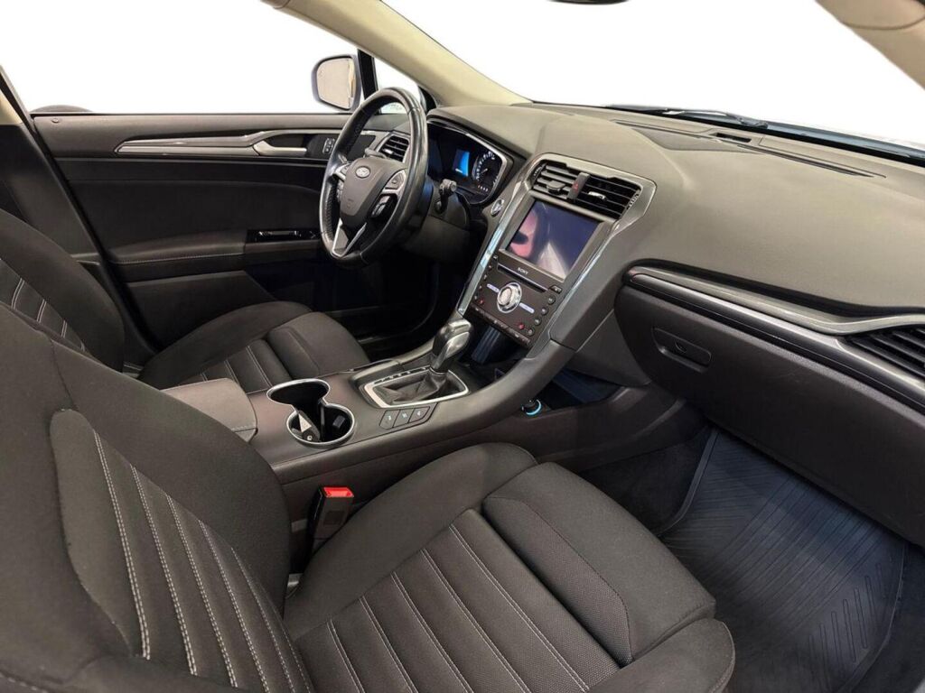 Ford Mondeo 2020 Valkoinen