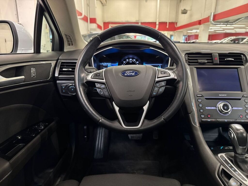 Ford Mondeo 2020 Valkoinen