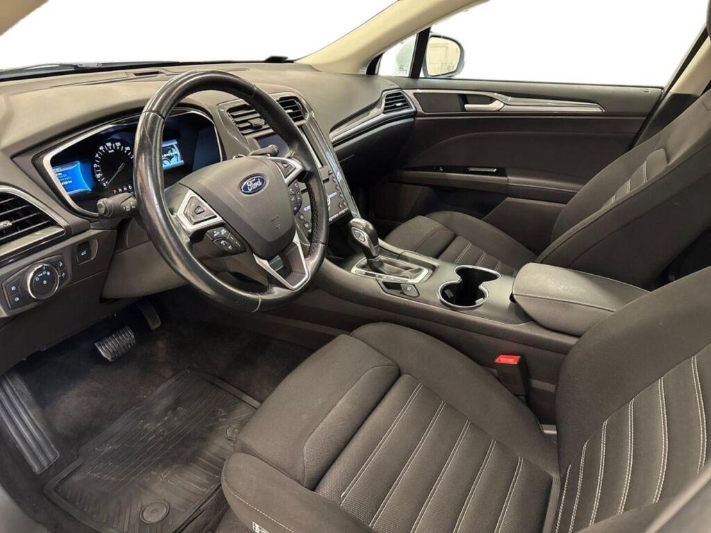 Ford Mondeo 2020 Valkoinen