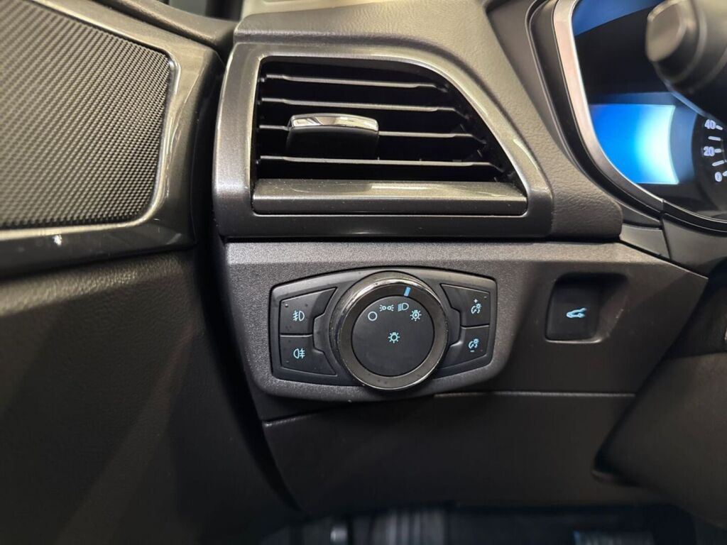 Ford Mondeo 2020 Valkoinen
