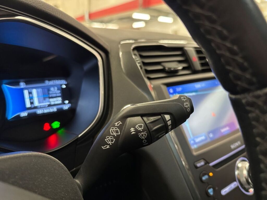 Ford Mondeo 2020 Valkoinen