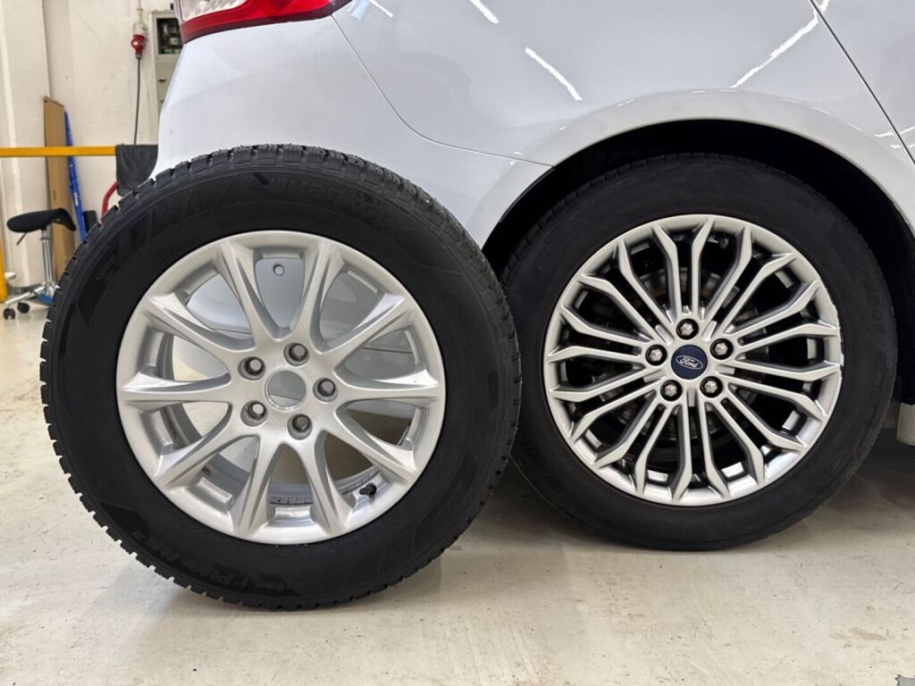 Ford Mondeo 2020 Valkoinen