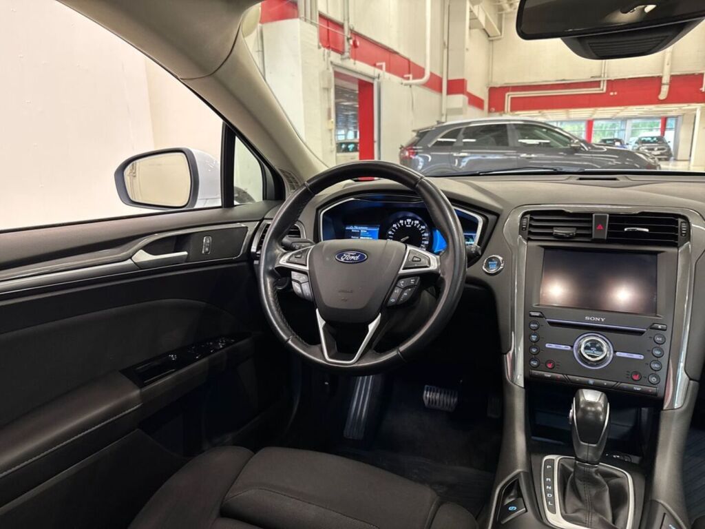 Ford Mondeo 2020 Valkoinen