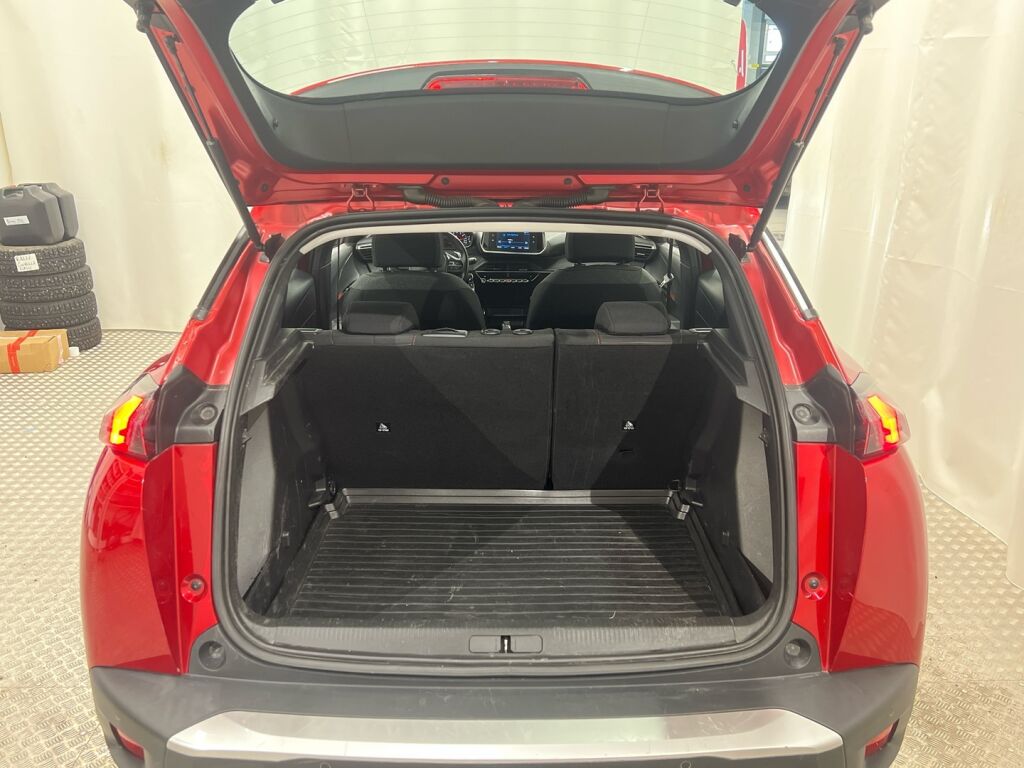 Peugeot 2008 2020 Punainen
