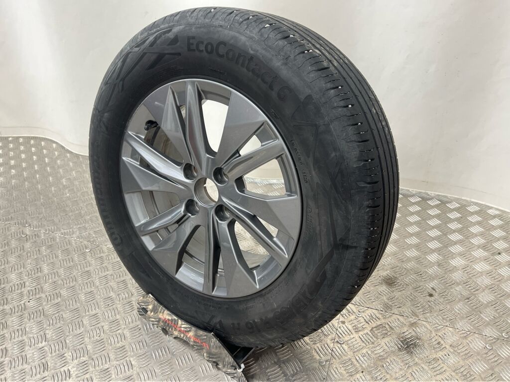 Peugeot 2008 2020 Punainen