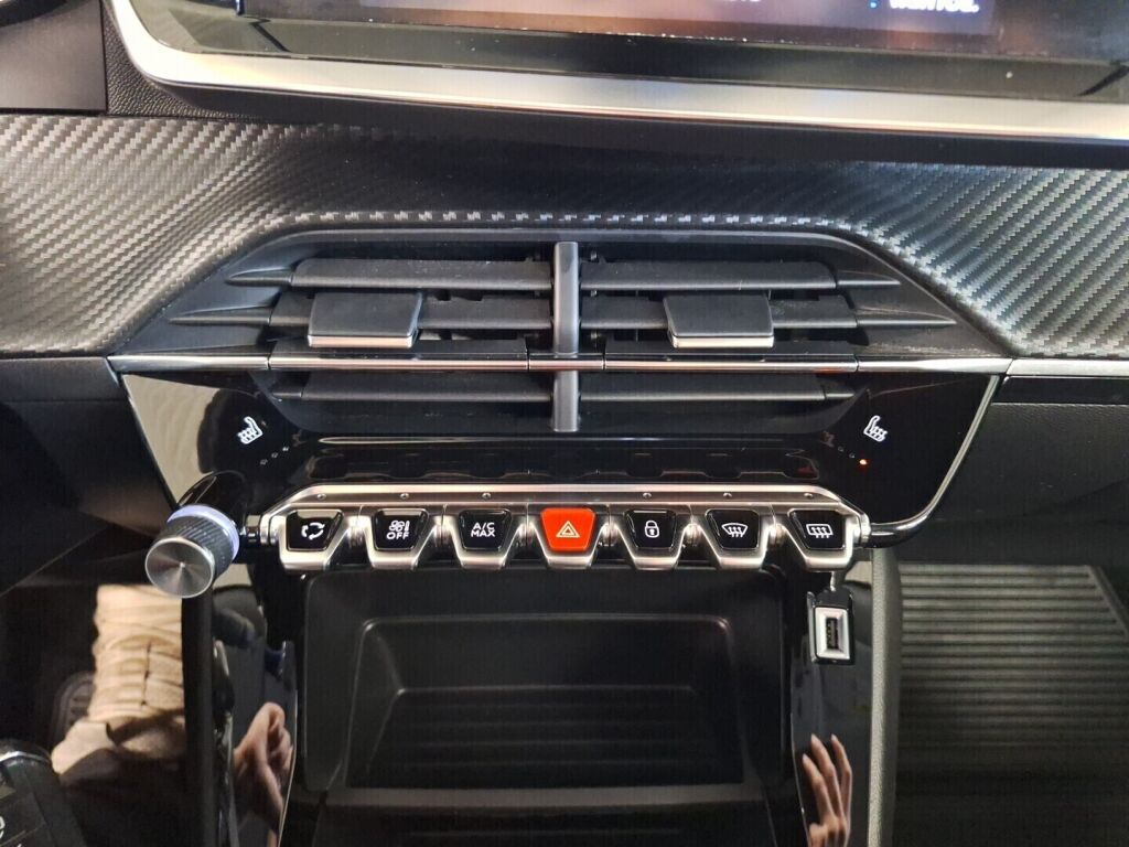 Peugeot 2008 2020 Harmaa