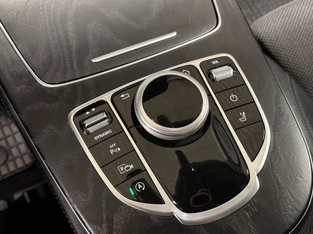 Mercedes-Benz E 2019 Musta