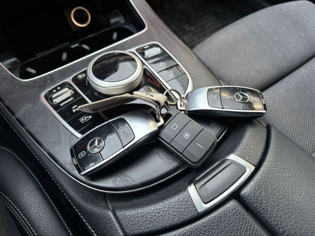 Mercedes-Benz E 2019 Musta