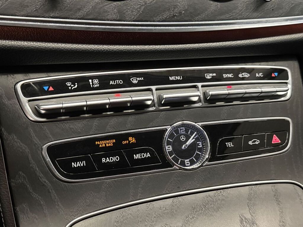 Mercedes-Benz E 2019 Musta