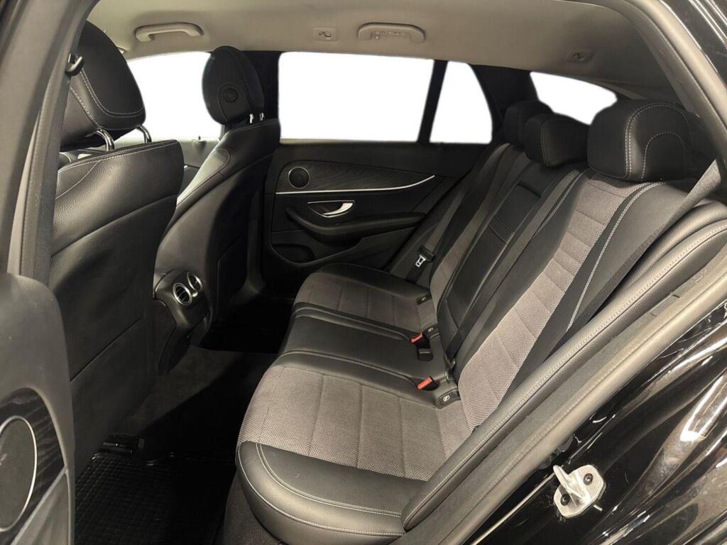 Mercedes-Benz E 2019 Musta