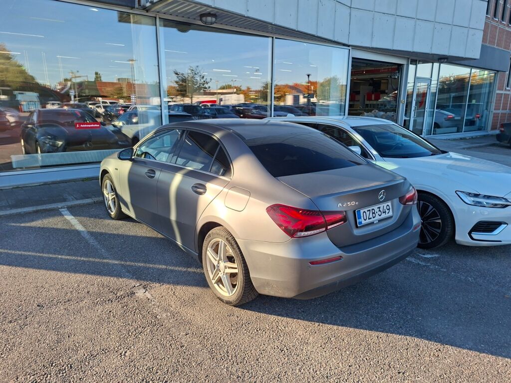 Mercedes-Benz A 2021 Harmaa