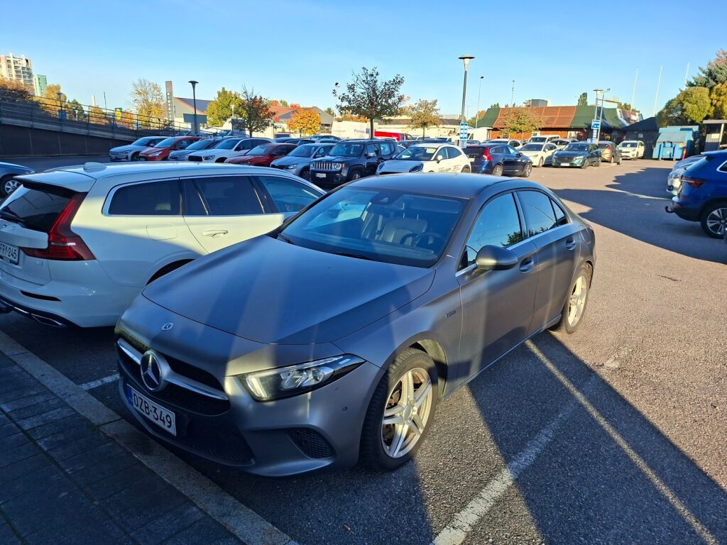 Mercedes-Benz A 2021 Harmaa