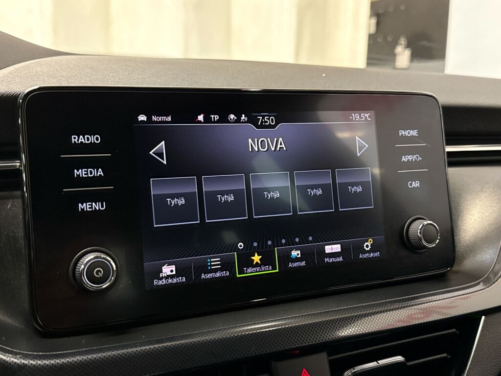 Skoda Kamiq 2020 Valkoinen