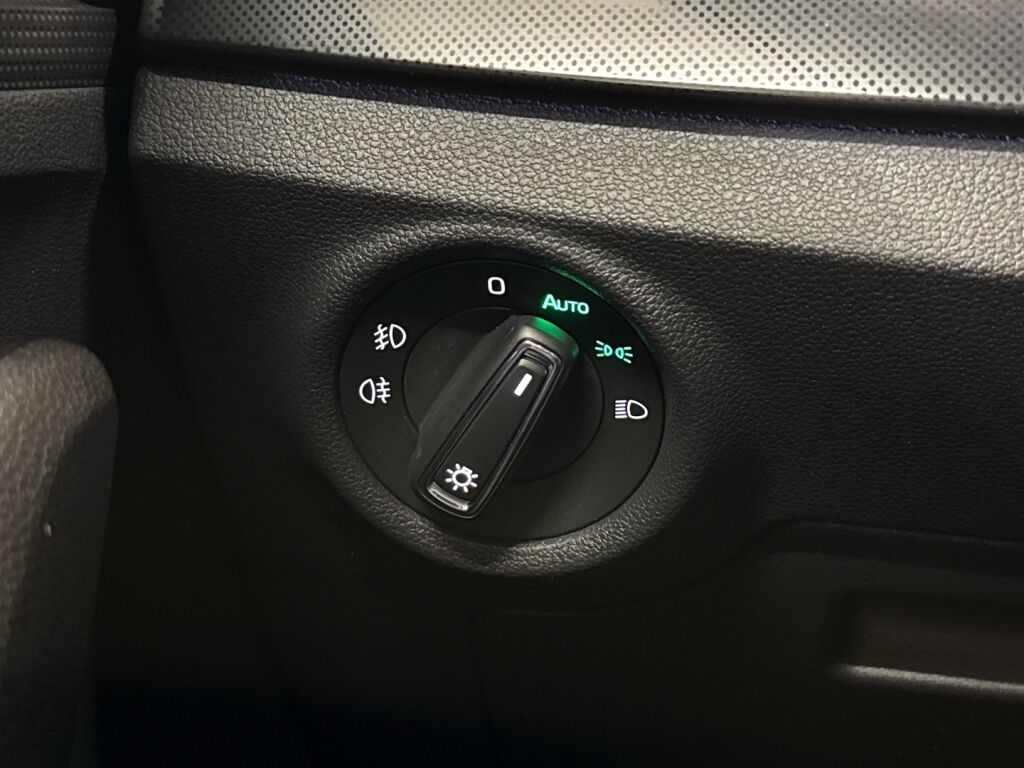 Skoda Kamiq 2020 Valkoinen