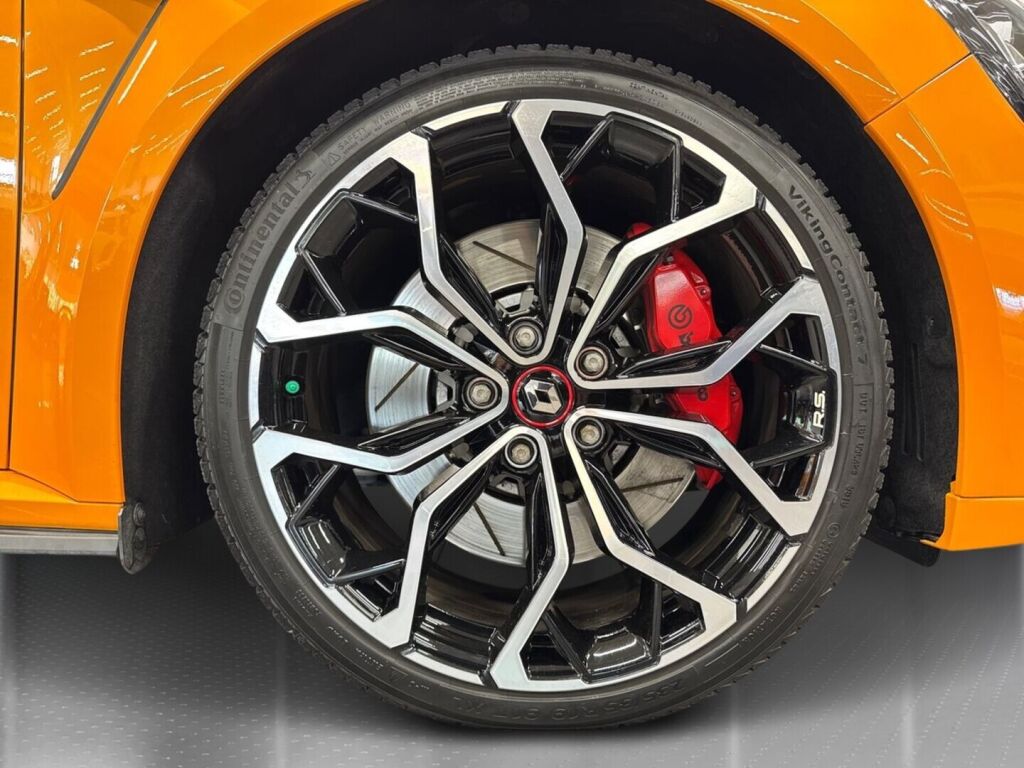 Renault Megane 2021 Oranssi