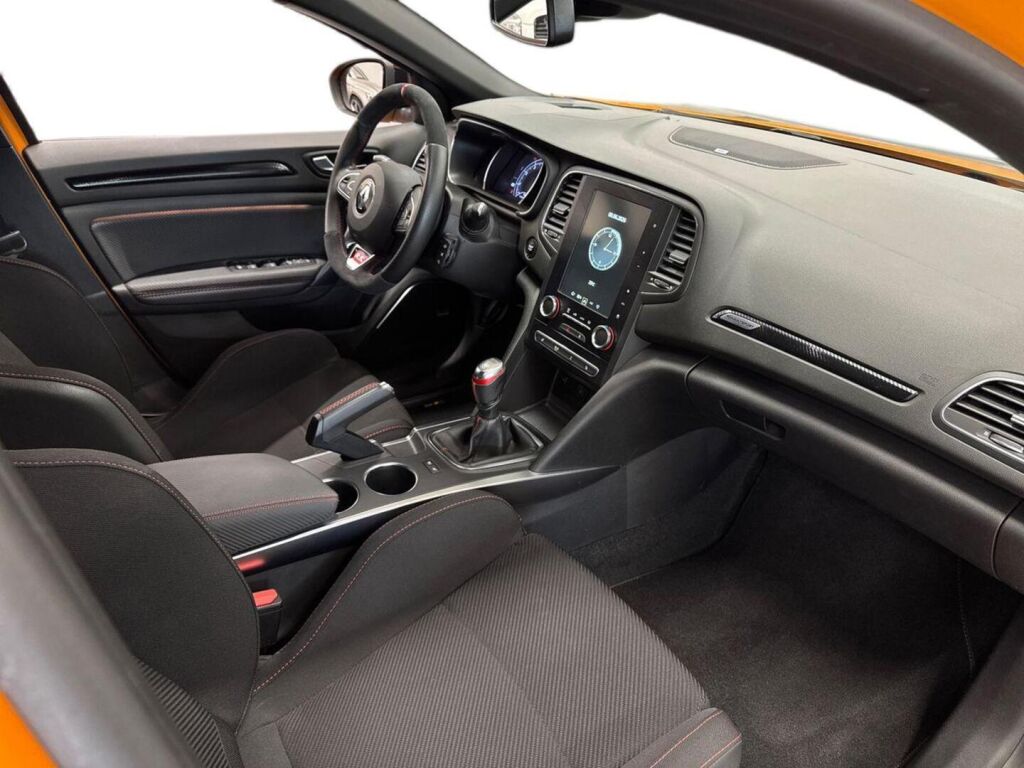 Renault Megane 2021 Oranssi