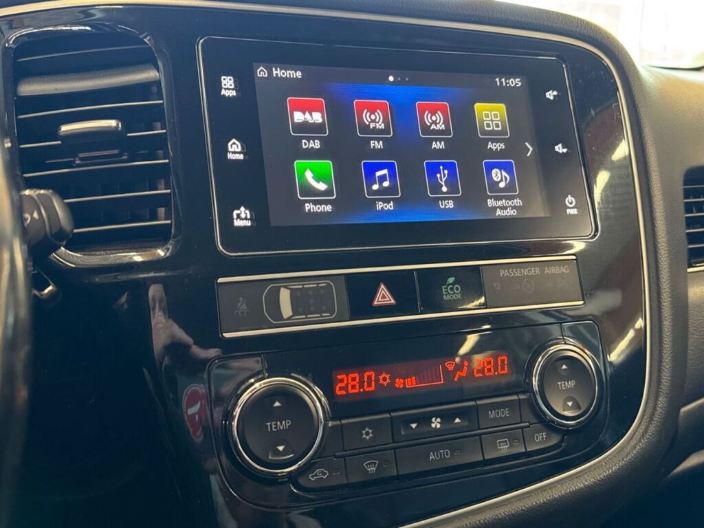 Mitsubishi Outlander PHEV 2019 Valkoinen