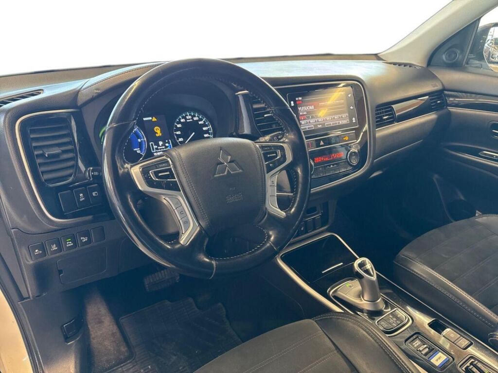 Mitsubishi Outlander PHEV 2019 Valkoinen