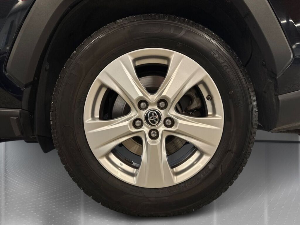 Toyota RAV4 2021 Musta
