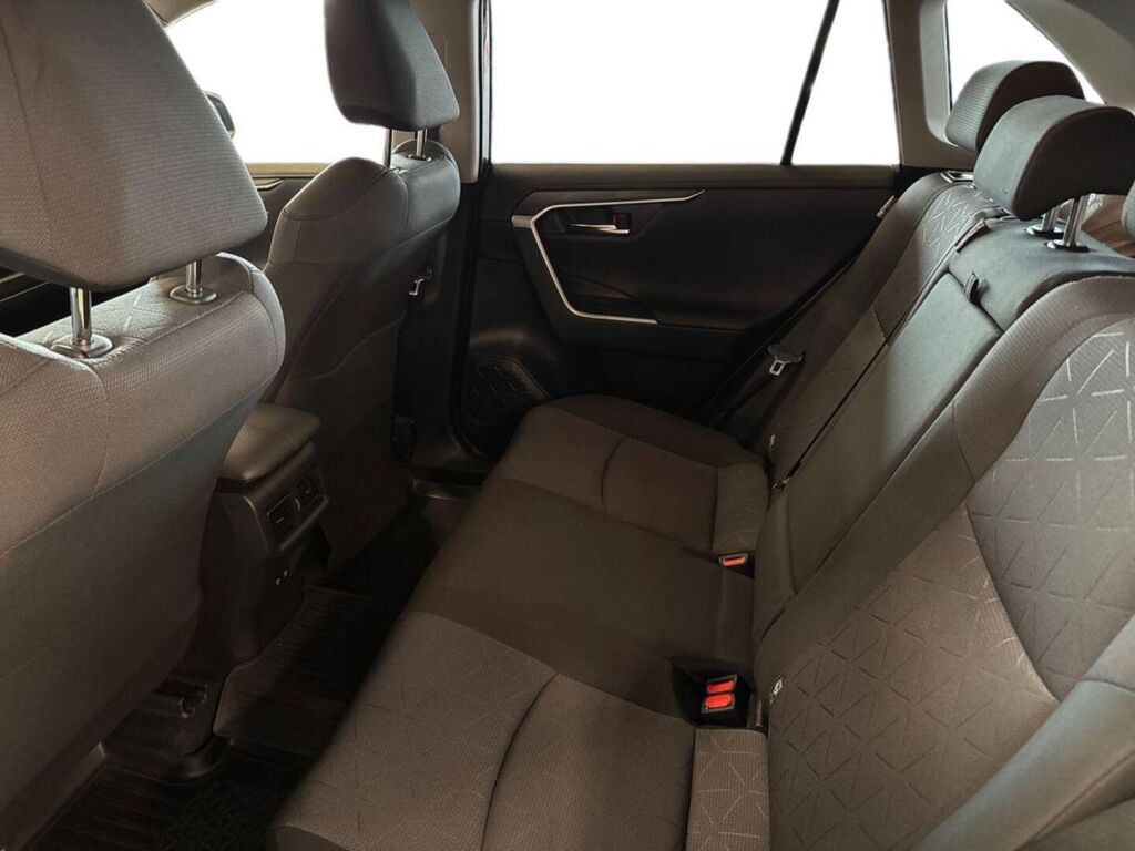Toyota RAV4 2021 Musta