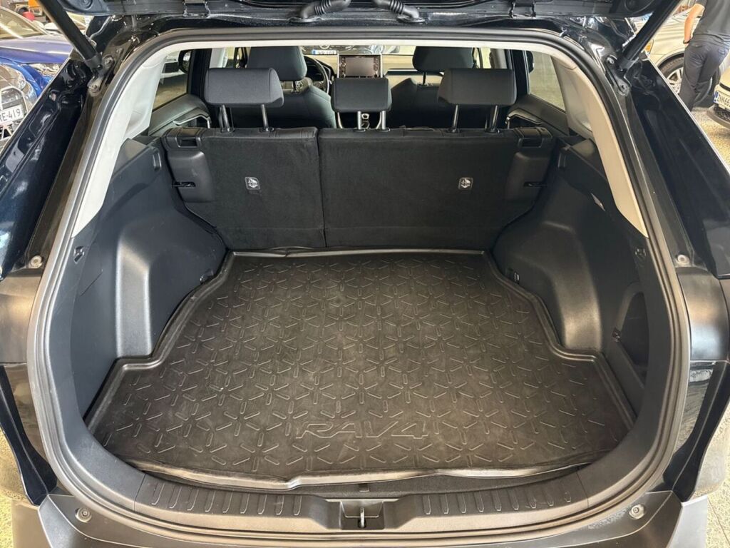 Toyota RAV4 2021 Musta