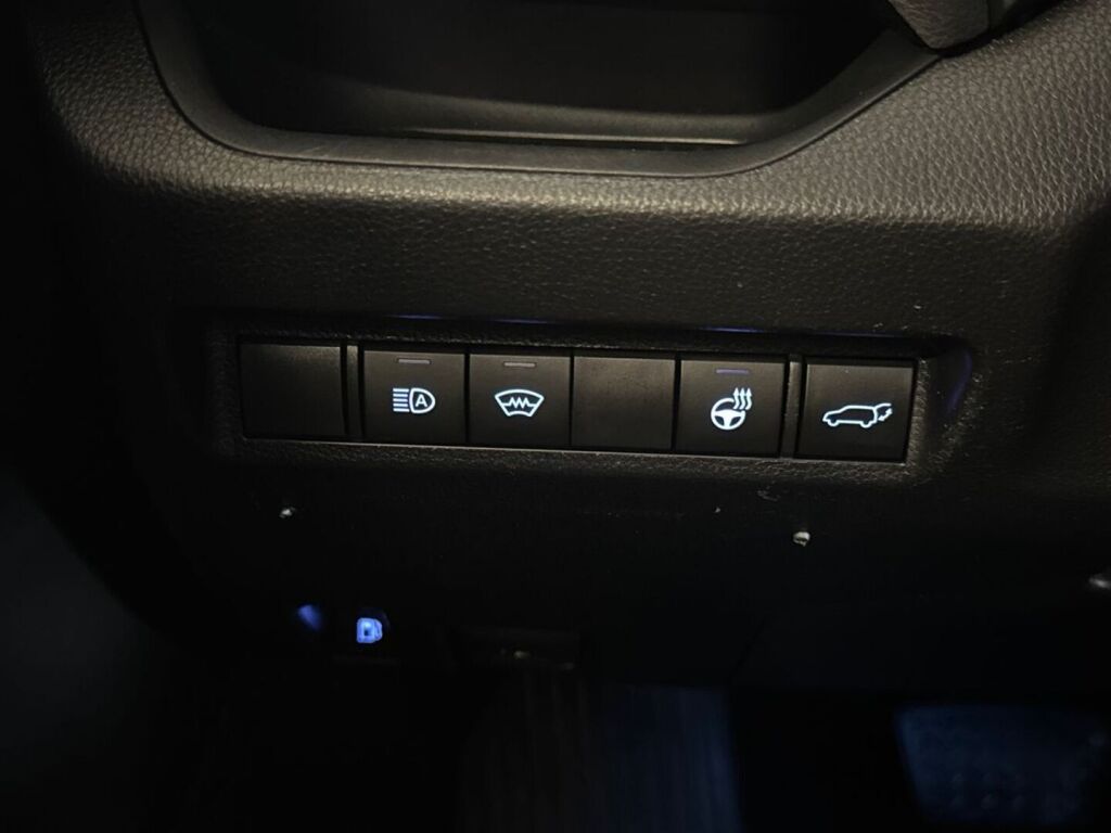 Toyota RAV4 2021 Musta