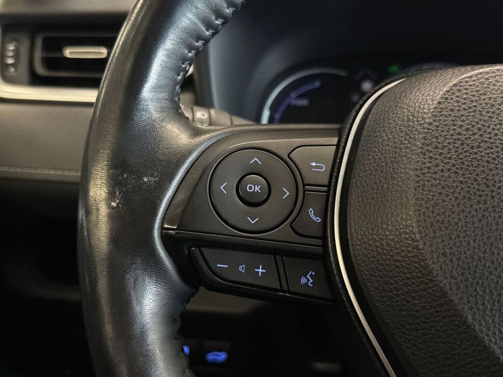 Toyota RAV4 2021 Musta