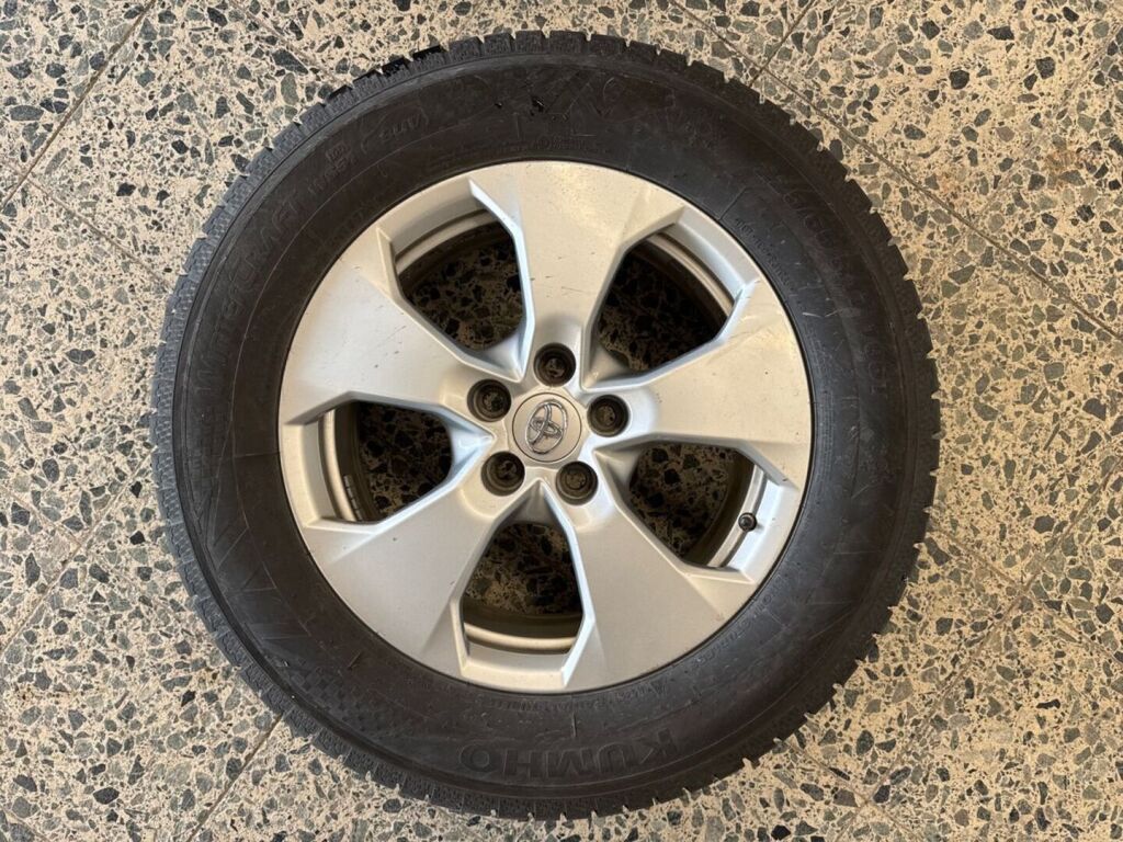 Toyota RAV4 2021 Musta