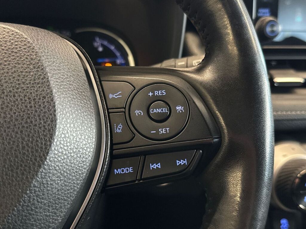 Toyota RAV4 2021 Musta