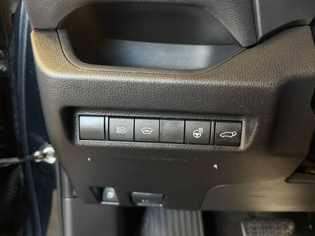Toyota RAV4 2021 Musta