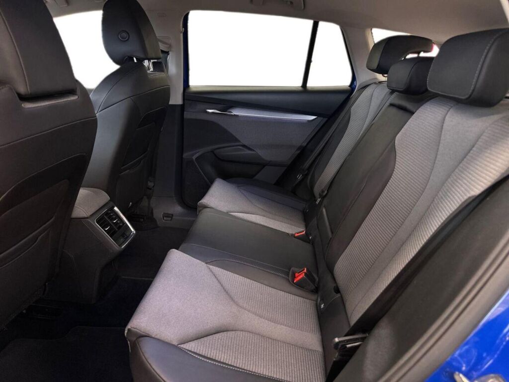 Skoda Enyaq 2022 Sininen