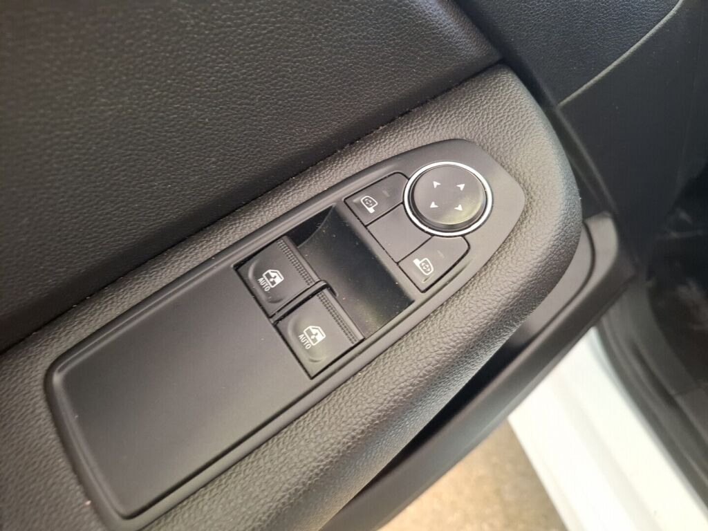 Renault Clio 2022 Valkoinen