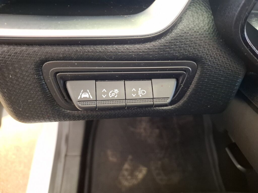 Renault Clio 2022 Valkoinen