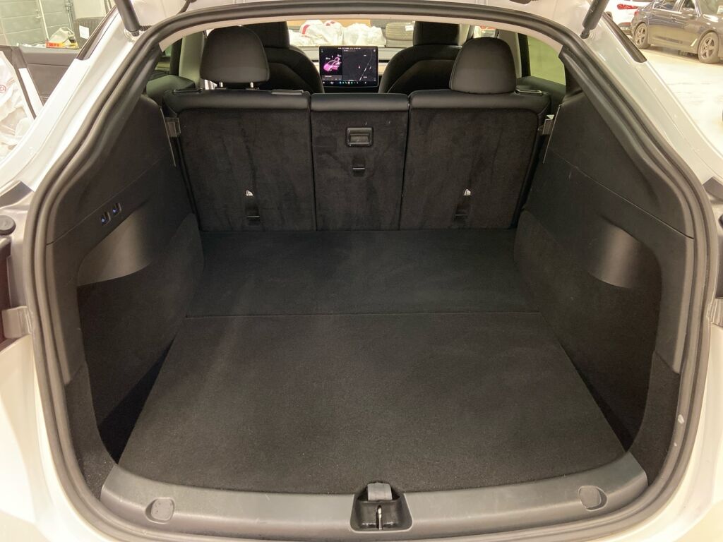 Tesla Model Y 2021 Valkoinen