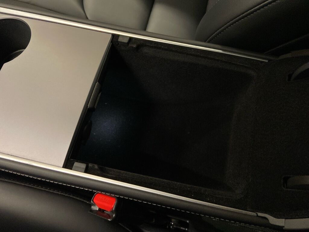 Tesla Model Y 2021 Valkoinen