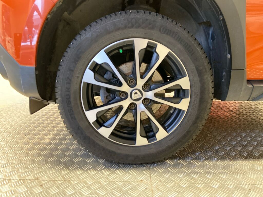 Dacia Duster 2021 Oranssi