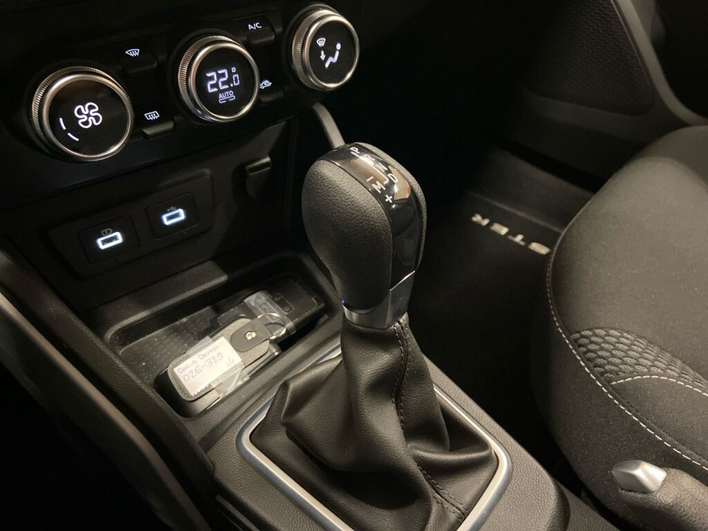 Dacia Duster 2021 Oranssi