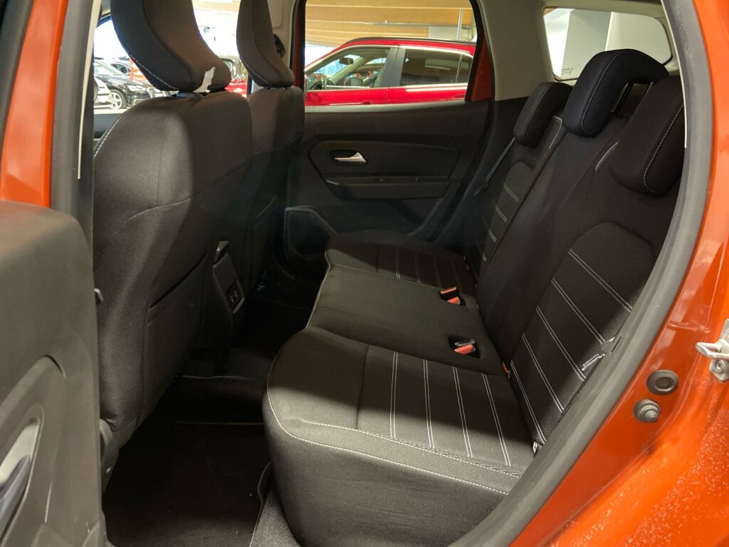 Dacia Duster 2021 Oranssi