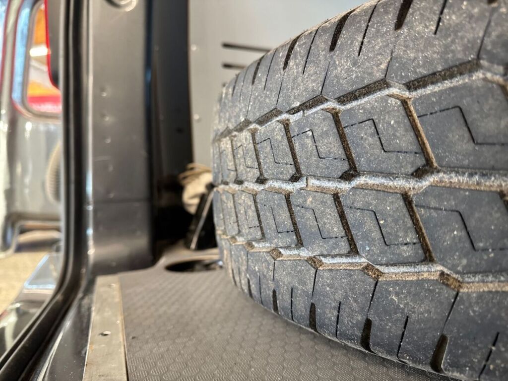 Volkswagen Transporter 2021 Harmaa