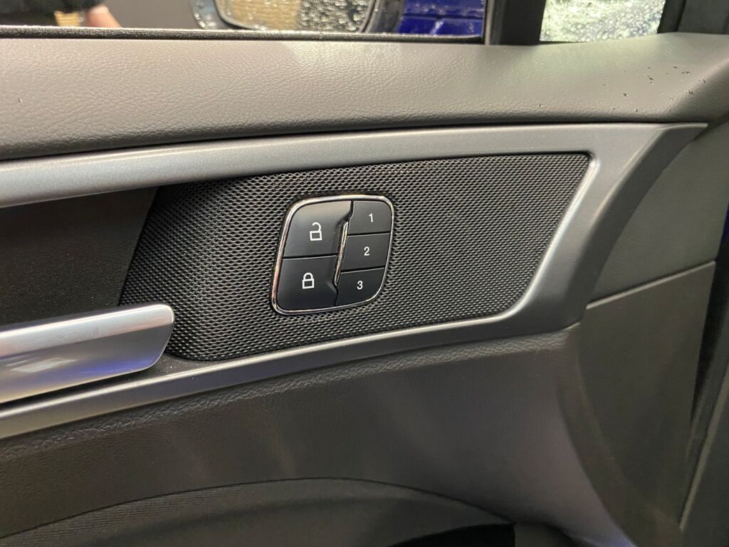 Ford Mondeo 2018 Sininen