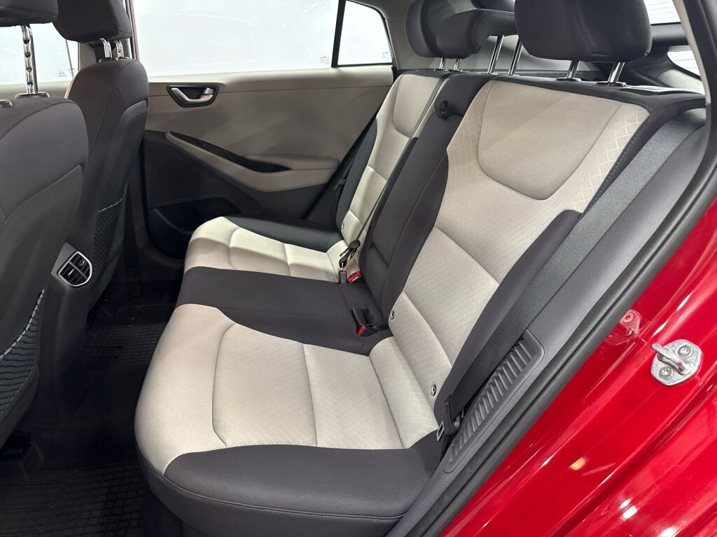 Hyundai IONIQ plug-in 2019 Punainen