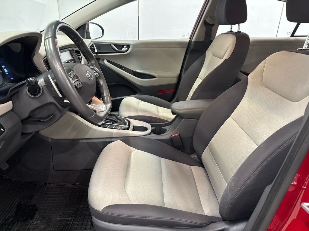 Hyundai IONIQ plug-in 2019 Punainen