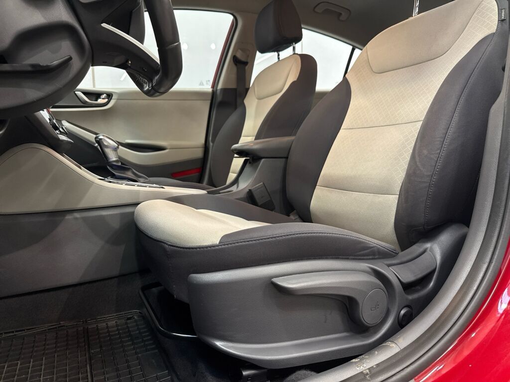 Hyundai IONIQ plug-in 2019 Punainen