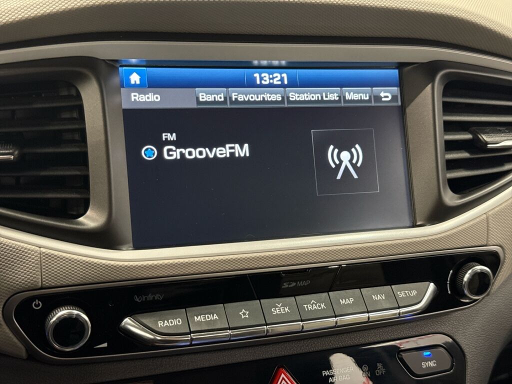 Hyundai IONIQ plug-in 2019 Punainen