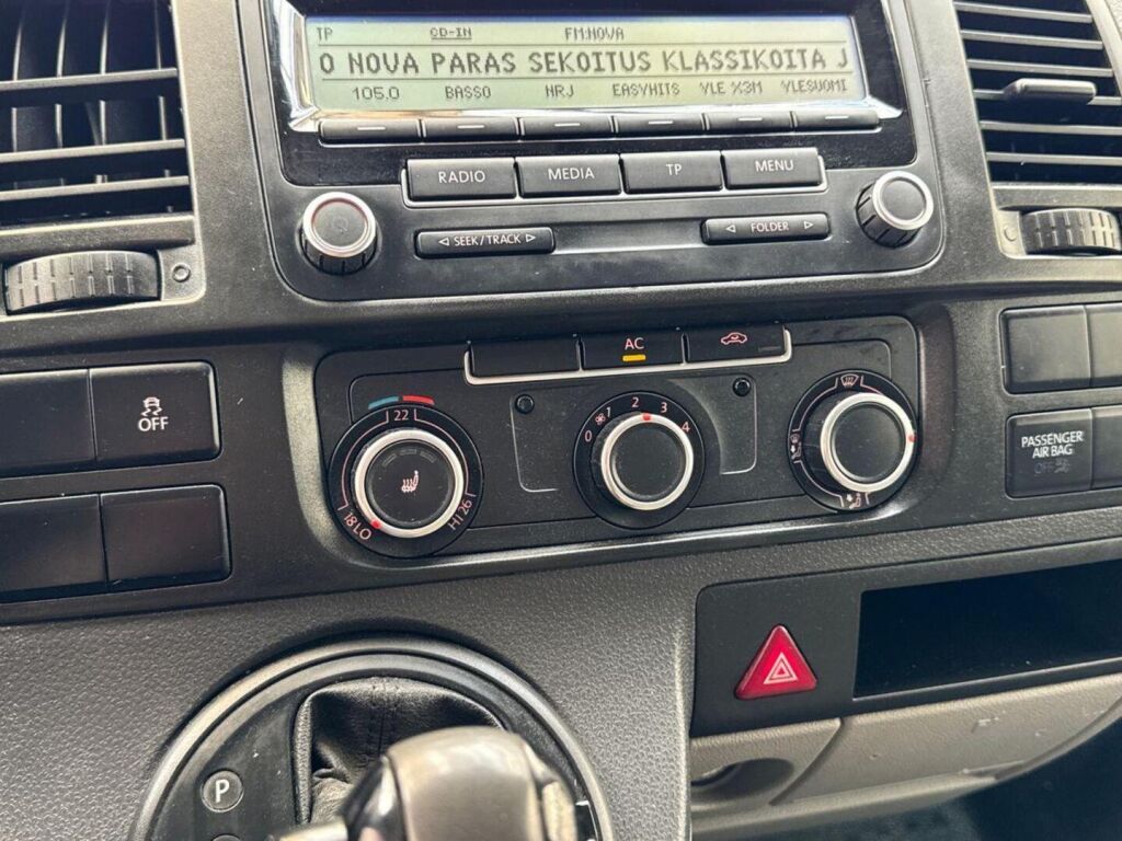 Volkswagen Transporter 2010 Valkoinen