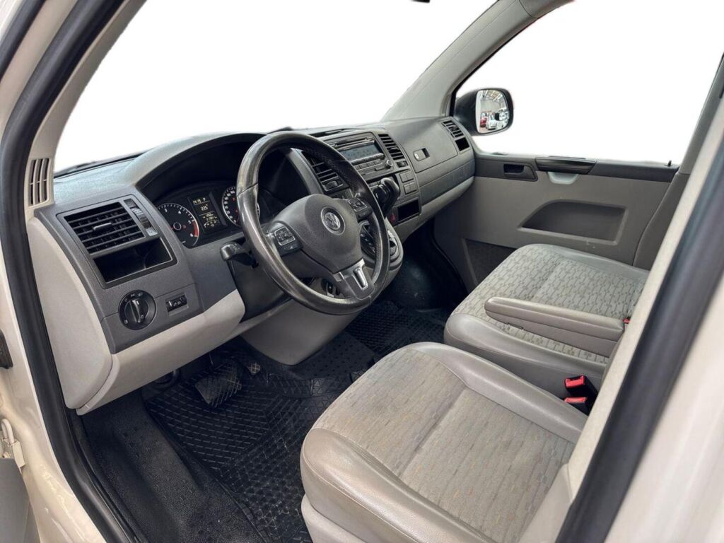 Volkswagen Transporter 2010 Valkoinen