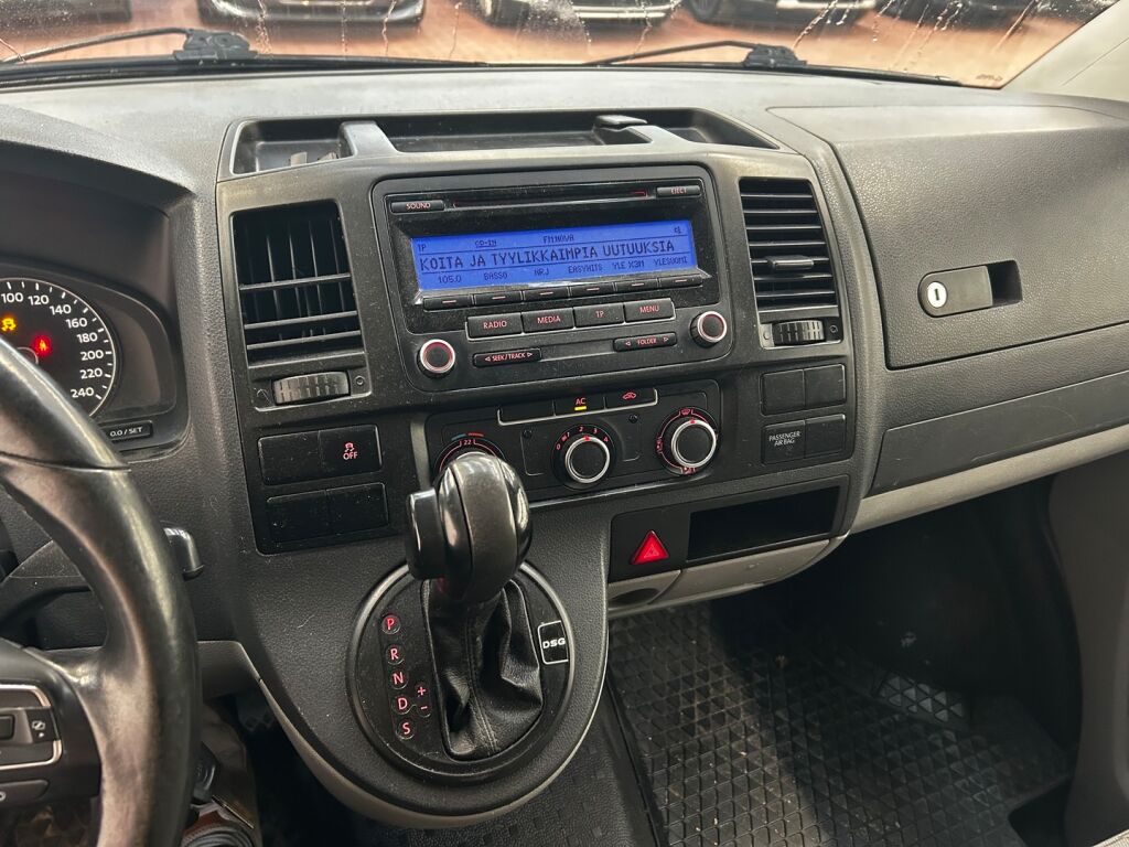 Volkswagen Transporter 2010 Valkoinen