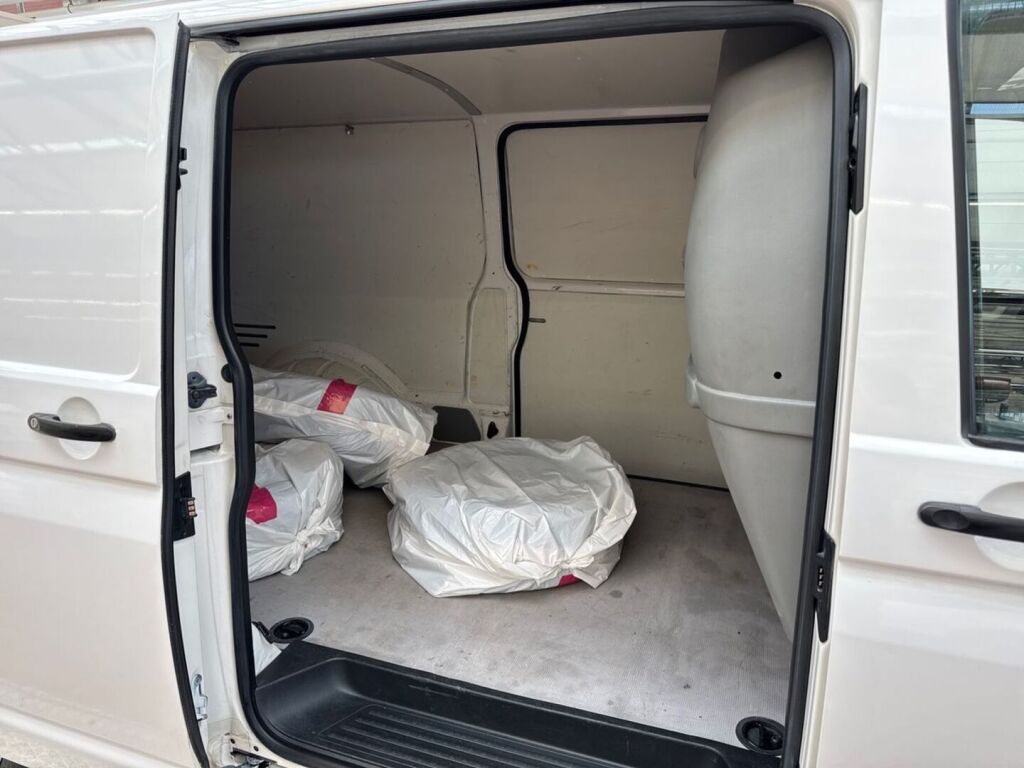 Volkswagen Transporter 2010 Valkoinen