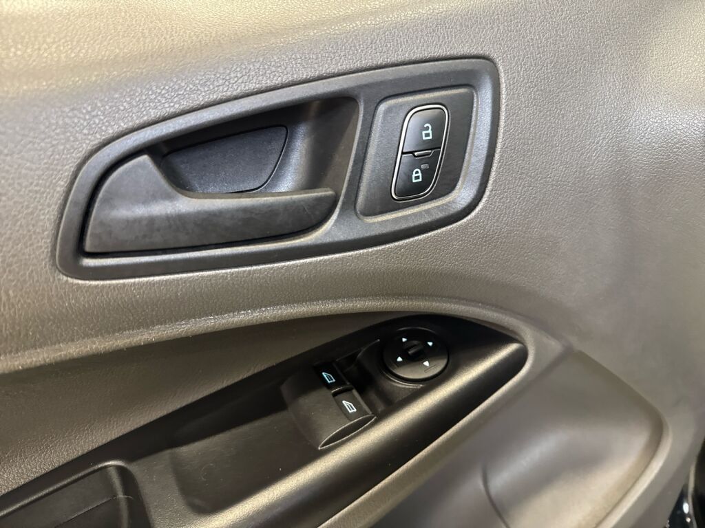 Ford Transit Connect 2022 Musta